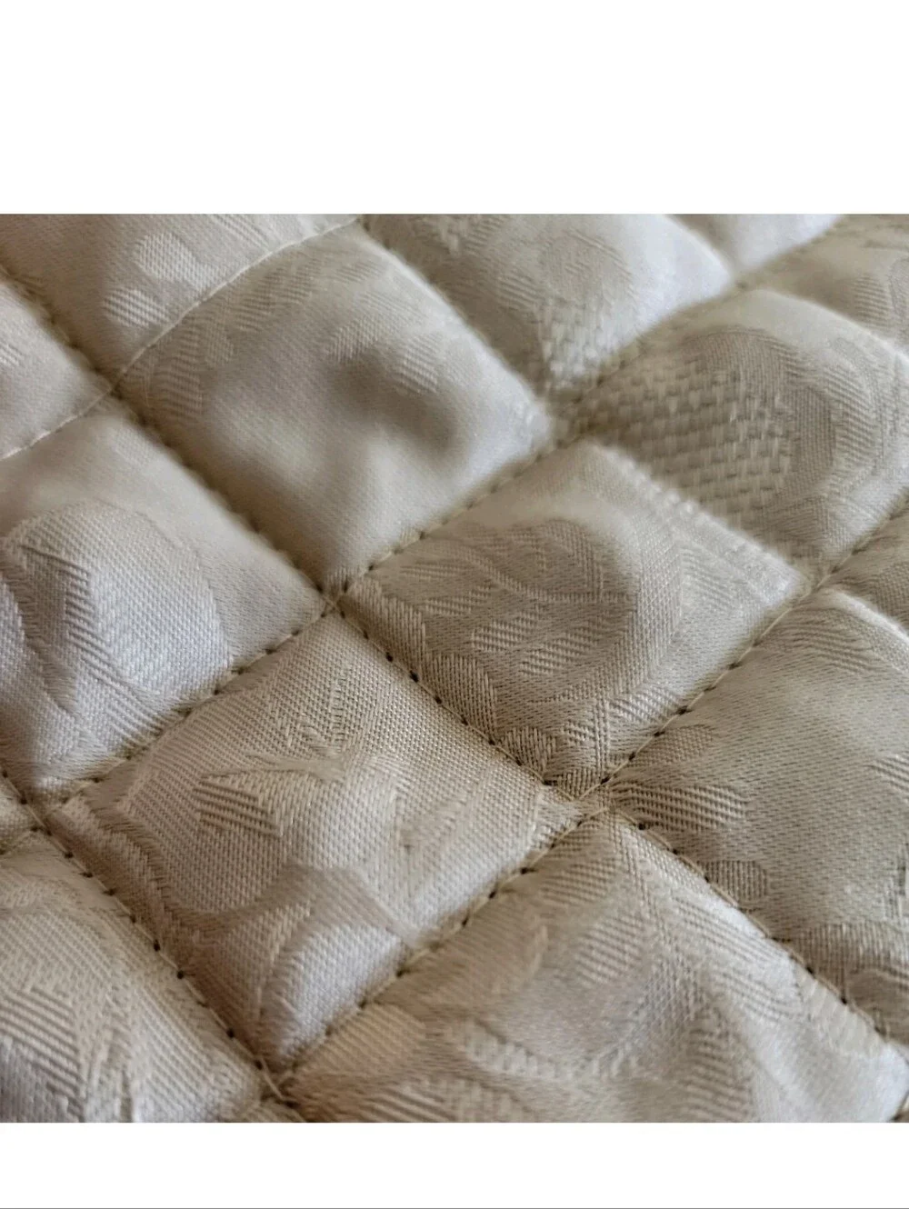 4 Better Homes Plastic Corp. Quilted Tan Placemats 12